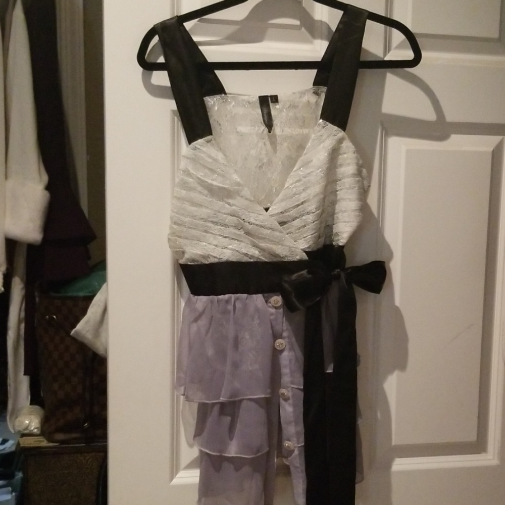 Sleeveless sexy lace top